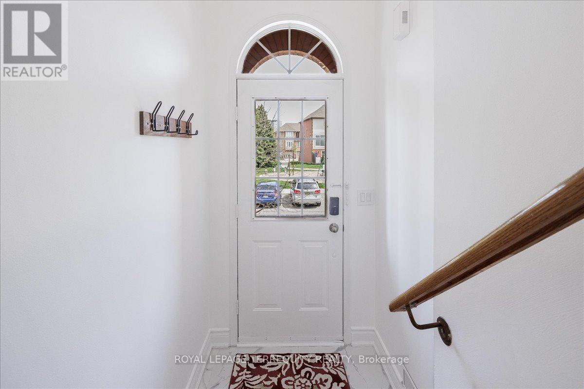 169 - 5030 Heatherleigh Avenue, Mississauga, Ontario  L5V 2G7 - Photo 4 - W13089326