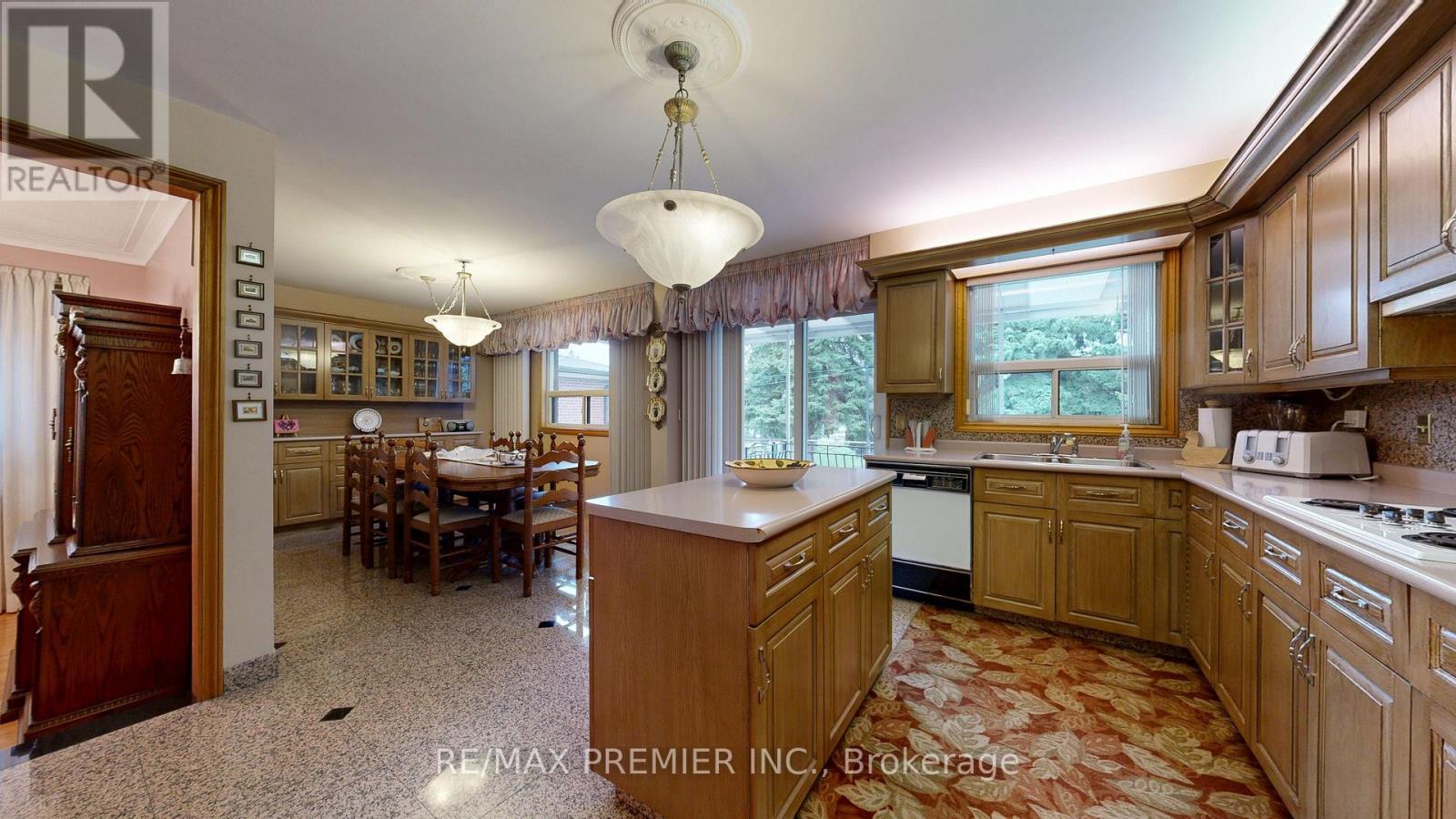 55 Chiswick Avenue, Toronto, Ontario  M6E 1A1 - Photo 12 - W13089378