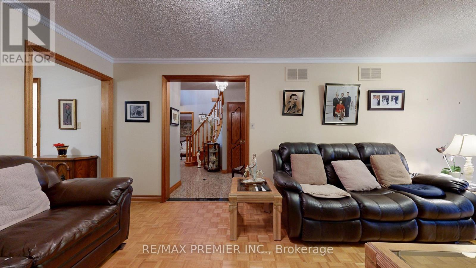 55 Chiswick Avenue, Toronto, Ontario  M6E 1A1 - Photo 5 - W13089378