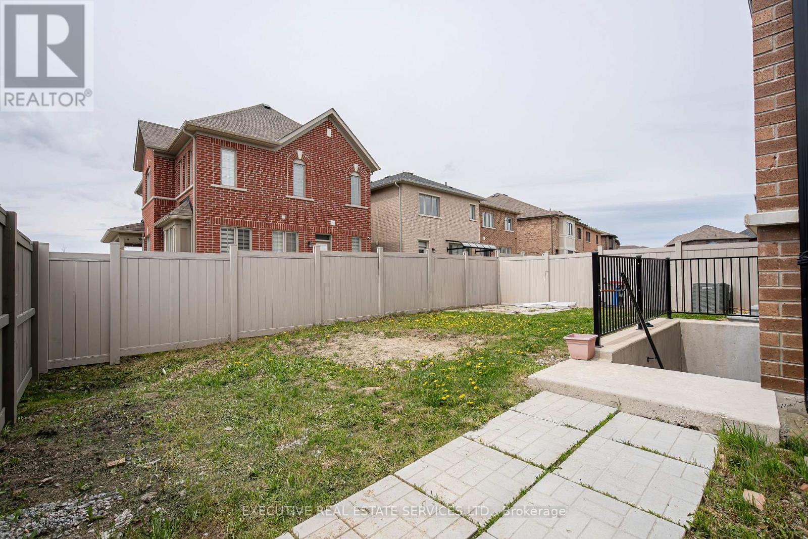4 Brenscombe Road, Brampton, Ontario  L7A 5E8 - Photo 33 - W13089440