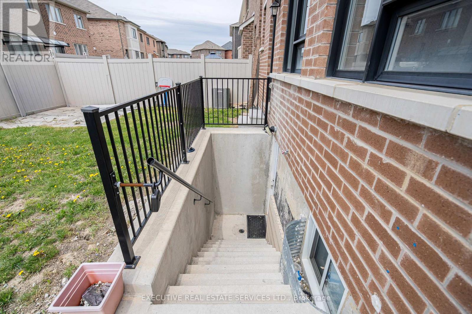 4 Brenscombe Road, Brampton, Ontario  L7A 5E8 - Photo 36 - W13089440