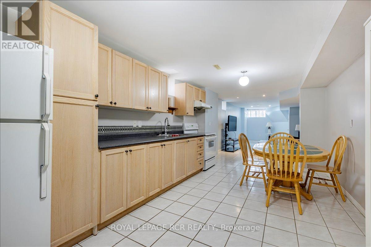 293 Van Kirk Drive, Brampton, Ontario  L7A 1M3 - Photo 21 - W13089462