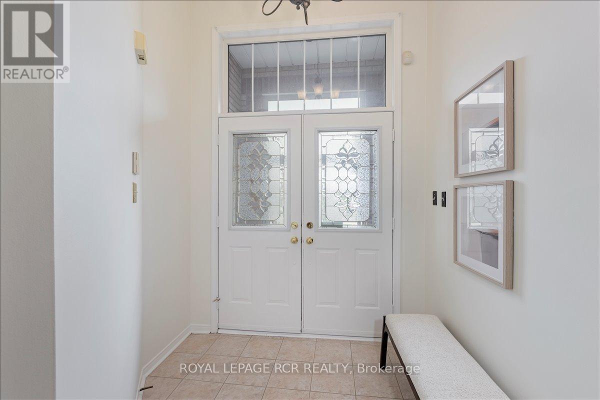 293 Van Kirk Drive, Brampton, Ontario  L7A 1M3 - Photo 4 - W13089462