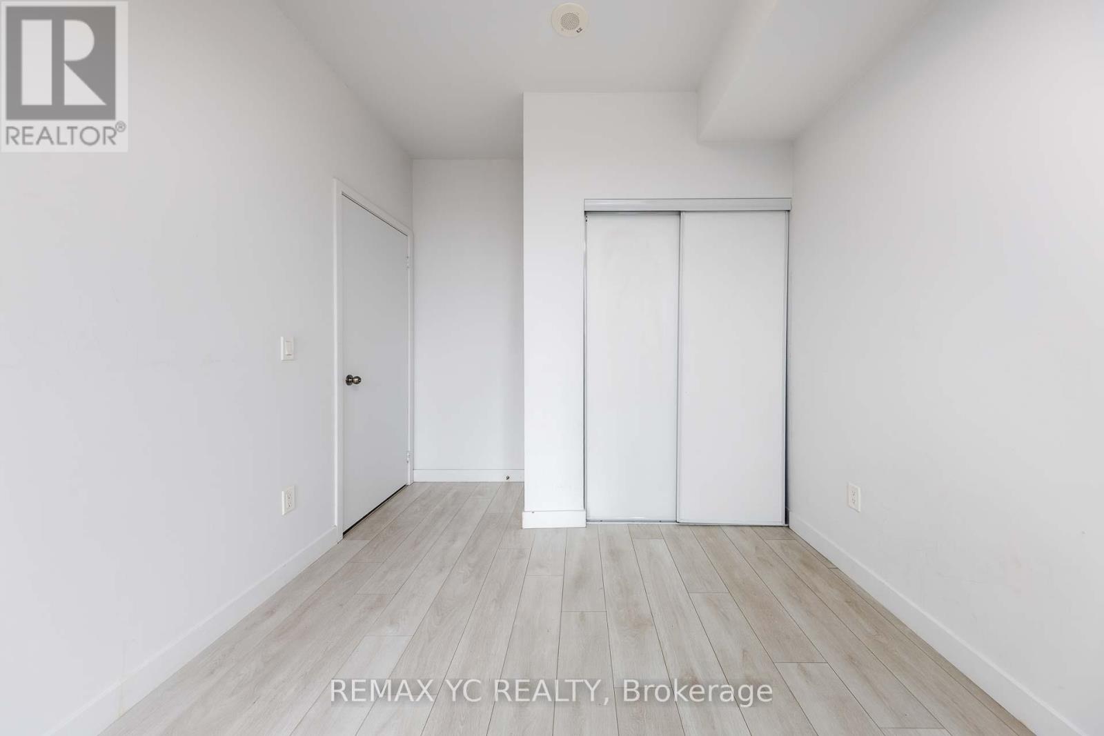 2206 - 8 Eglinton Avenue E, Toronto, Ontario  M4P 0C1 - Photo 11 - C13006684