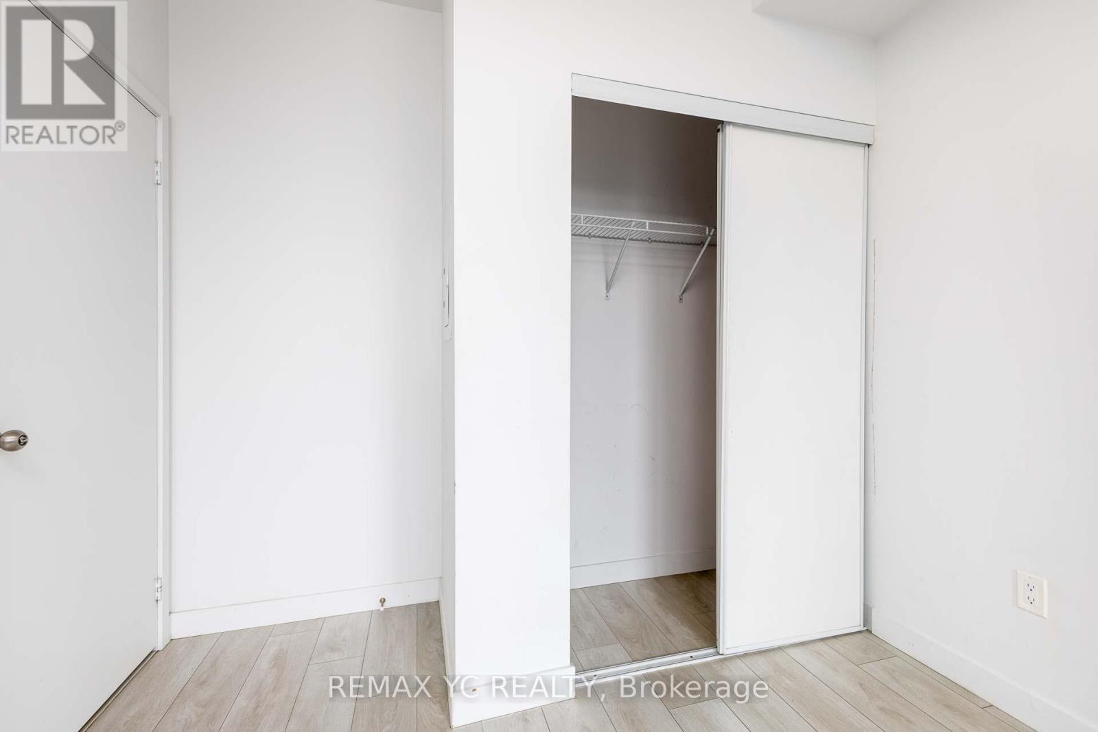 2206 - 8 Eglinton Avenue E, Toronto, Ontario  M4P 0C1 - Photo 12 - C13006684