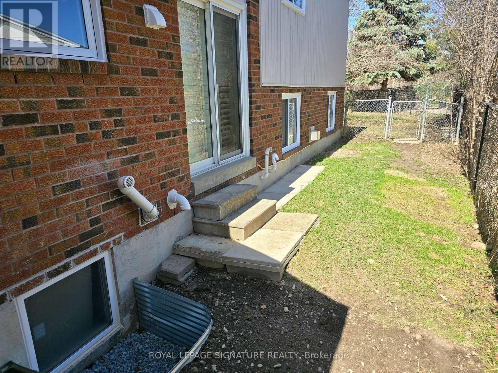 (Upper) - 2111 Lynn Heights Drive, Pickering, Ontario  L1X 2S1 - Photo 8 - E13086396