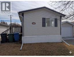 211 Railway Avenue, Coaldale, Alberta