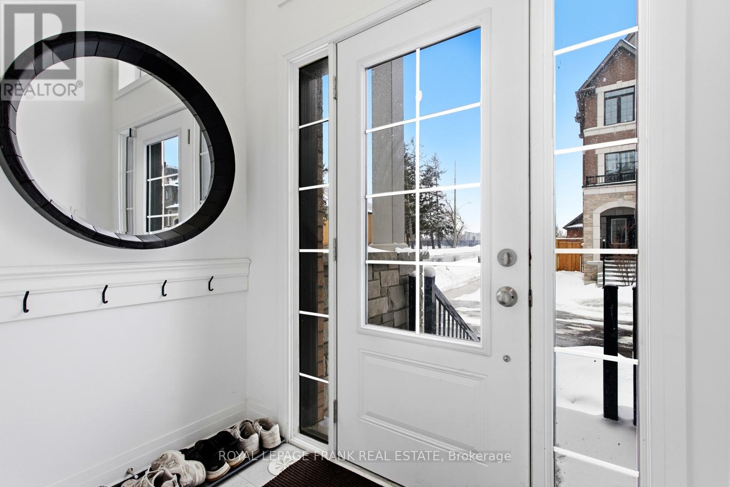 58 Selfridge Way, Whitby, Ontario  L1N 0N9 - Photo 4 - E13089784