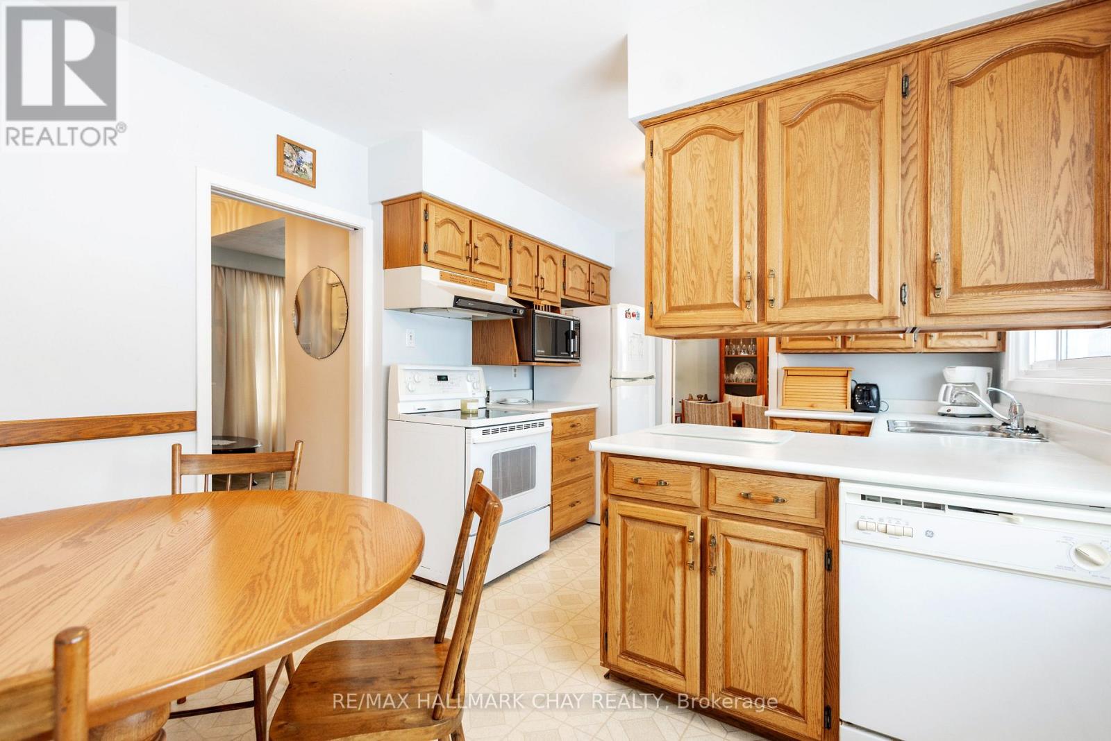 19 Steel Street, Barrie, Ontario  L4M 2E6 - Photo 3 - S13089450