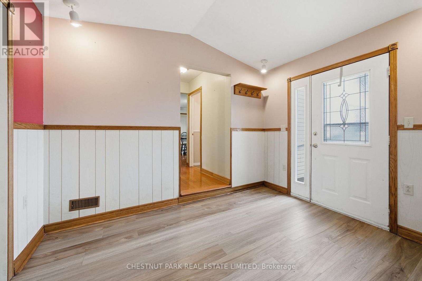 34 Royal Road, Prince Edward County, Ontario  K0K 2P0 - Photo 3 - X13089482