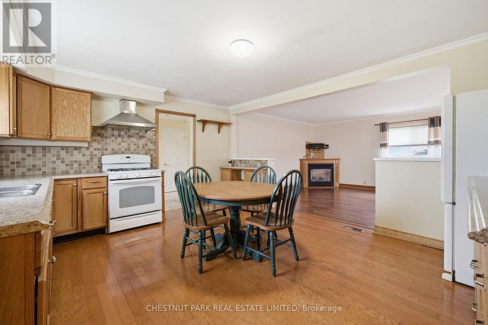 34 Royal Road, Prince Edward County, Ontario  K0K 2P0 - Photo 5 - X13089482