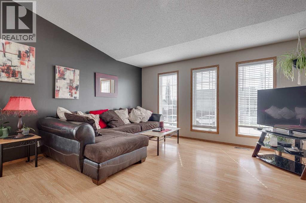 13 Lister Crescent, Red Deer, Alberta  T4R 2S6 - Photo 5 - A2306372
