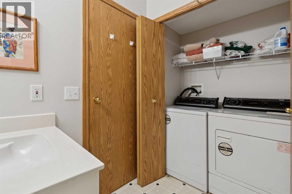 72 Mt Apex Green SE, Calgary, Alberta  T2Z 2V4 - Photo 13 - A2302021