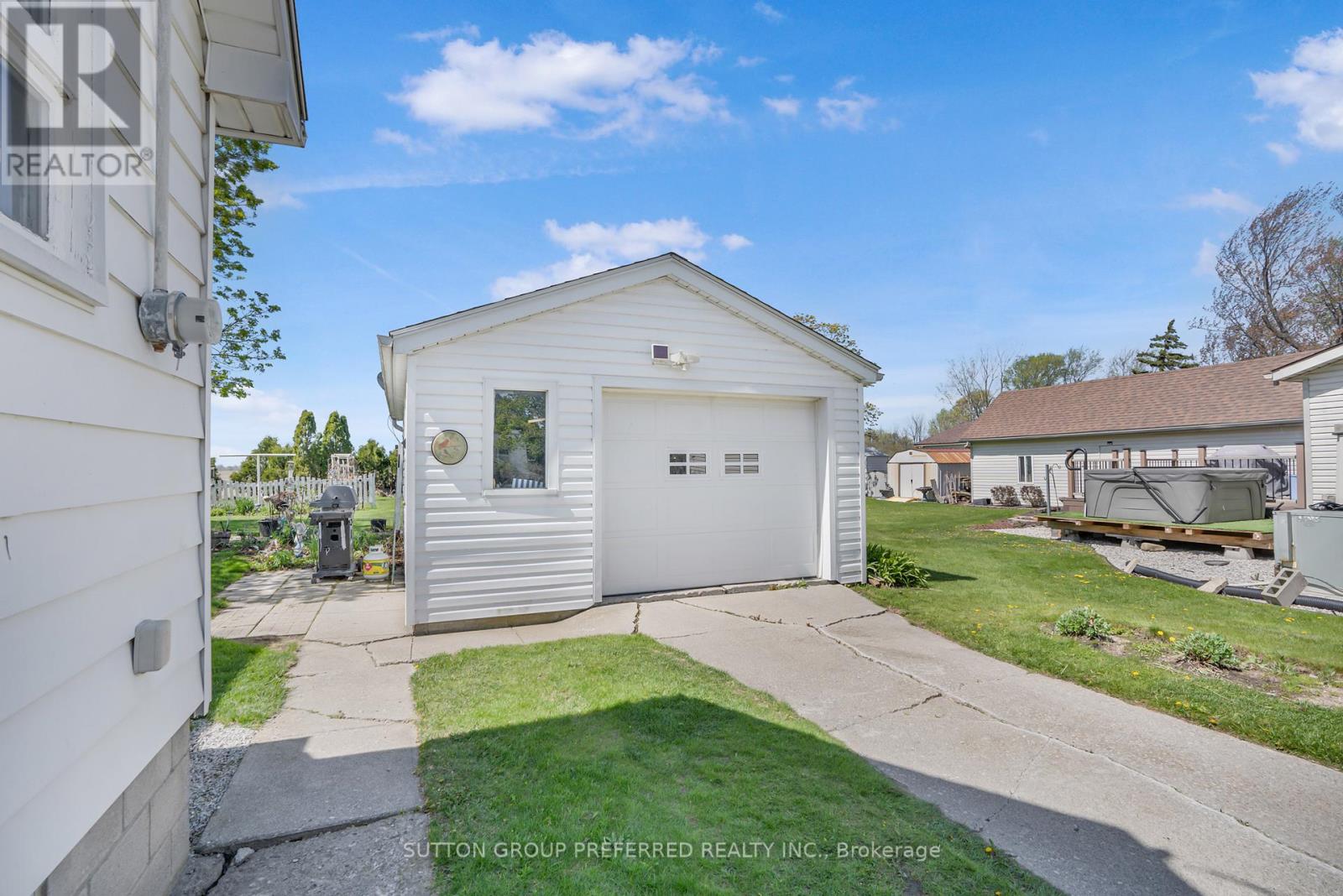 203 Eriet Street S, Chatham-Kent, Ontario  N0P 1W0 - Photo 3 - X13089540
