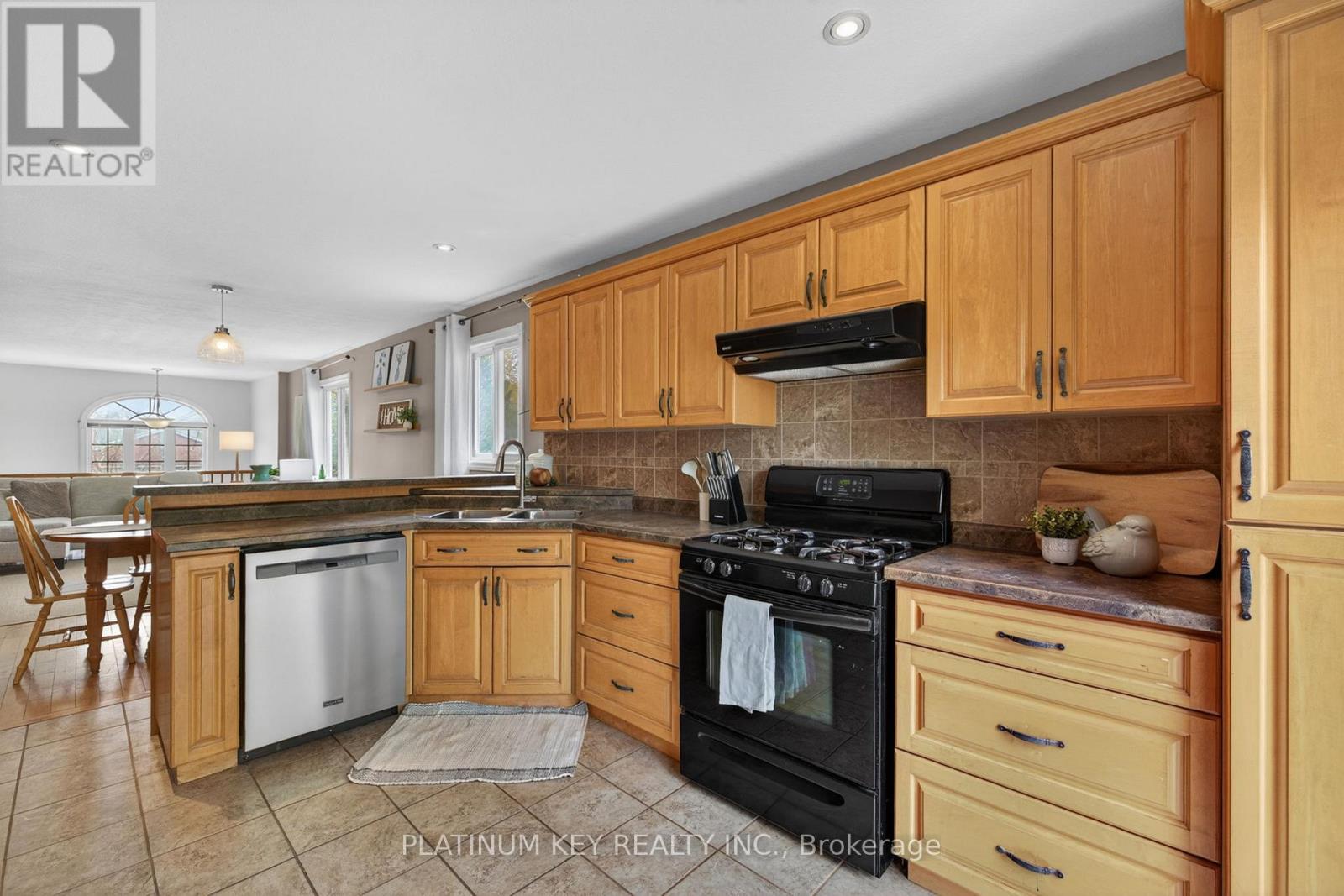 6 Juniper Crescent, Strathroy-Caradoc, Ontario  N7G 4C1 - Photo 10 - X13089880