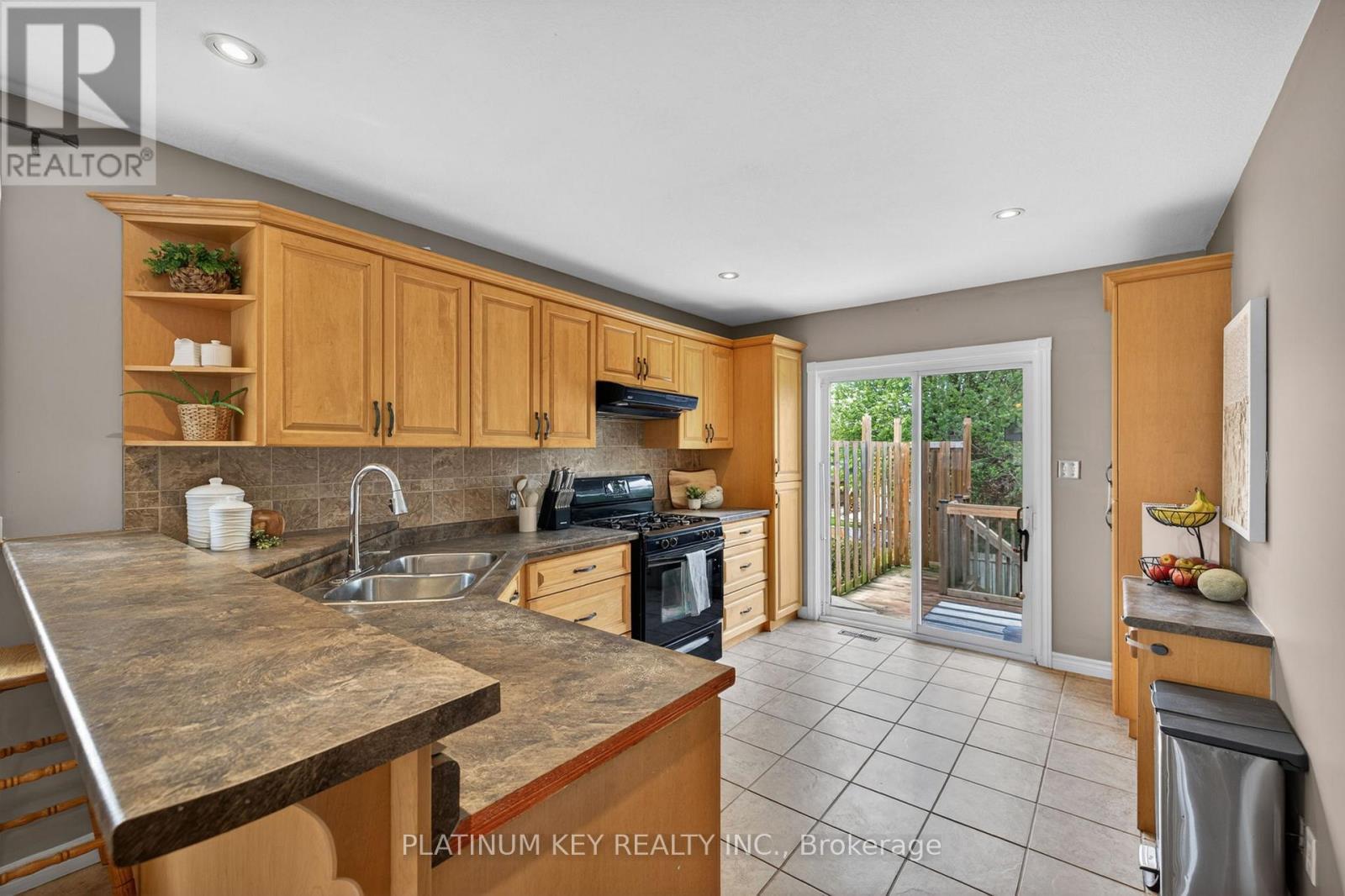 6 Juniper Crescent, Strathroy-Caradoc, Ontario  N7G 4C1 - Photo 12 - X13089880