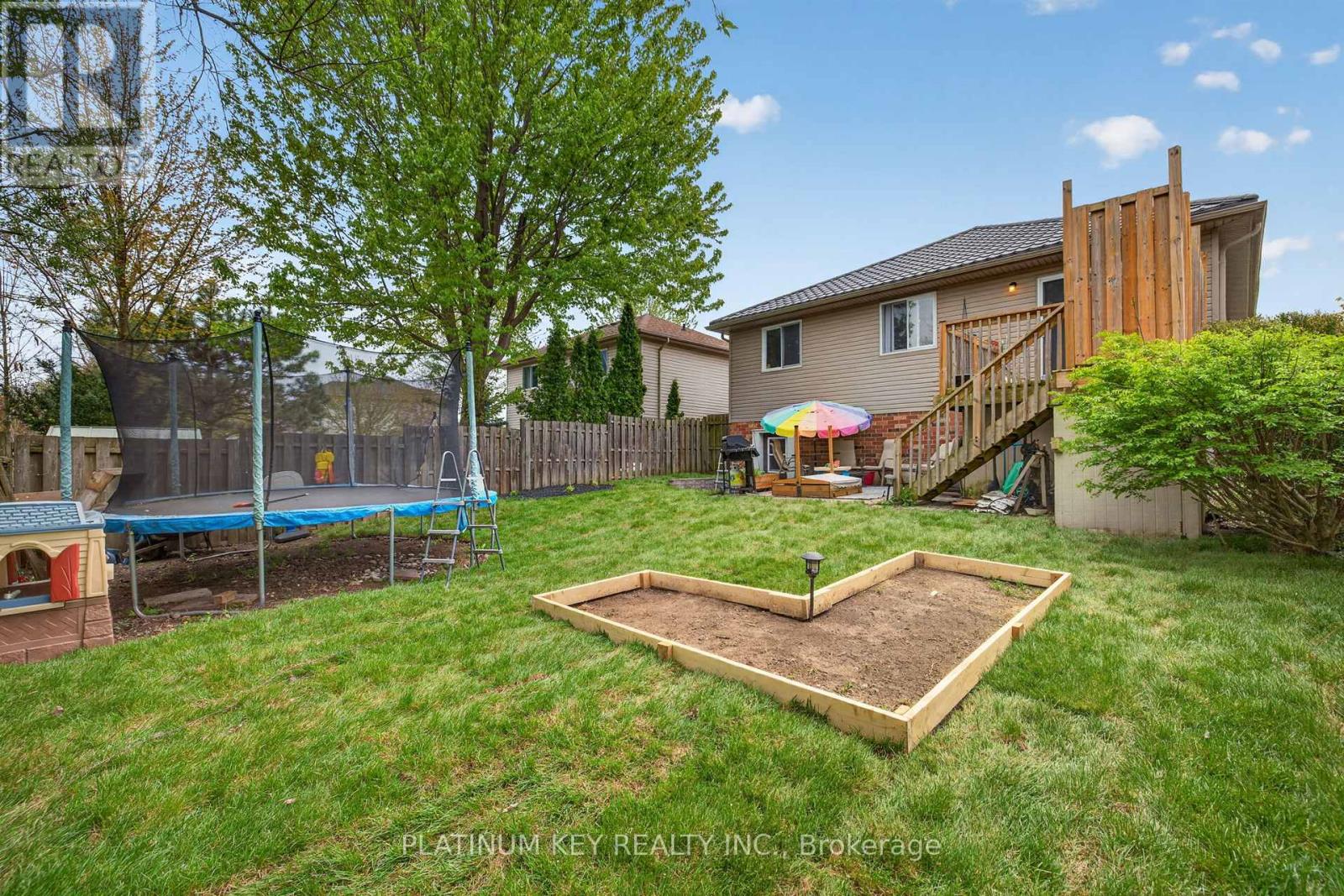 6 Juniper Crescent, Strathroy-Caradoc, Ontario  N7G 4C1 - Photo 30 - X13089880