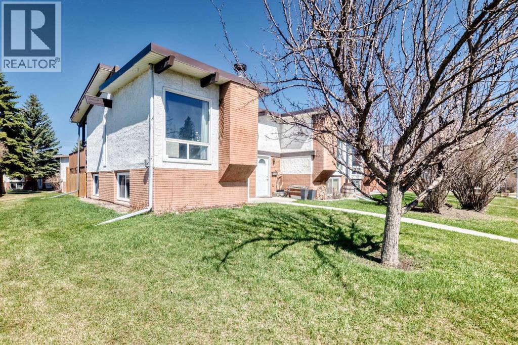 241 Pinemont Road NE, Calgary, Alberta  T1Y 2R4 - Photo 4 - A2307106