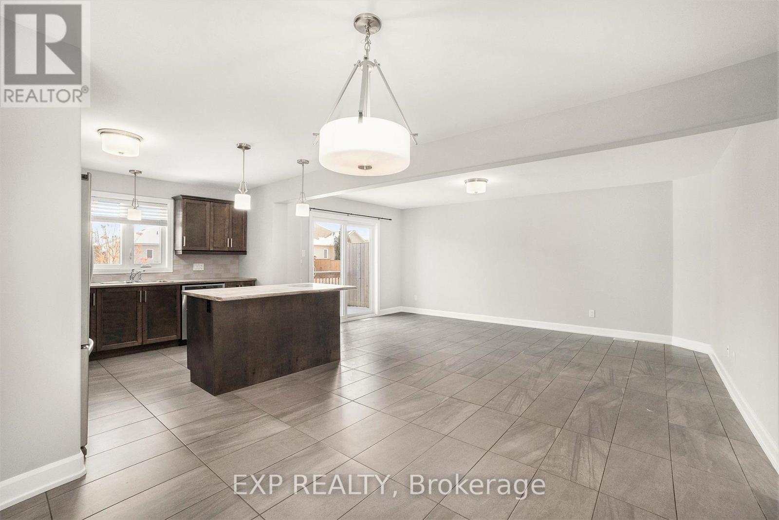 117 Broadway Avenue, Russell, Ontario  K4R 0B5 - Photo 5 - X13089568