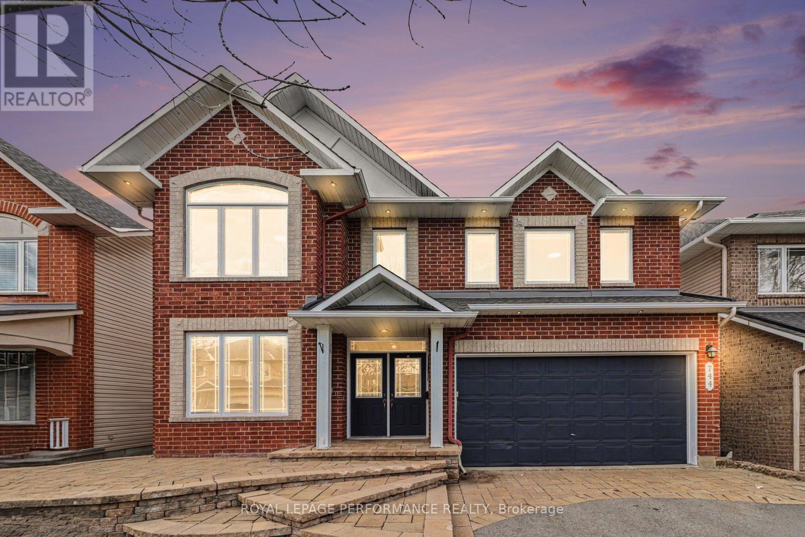 744 LARCASTLE CIRCLE, Ottawa, Ontario