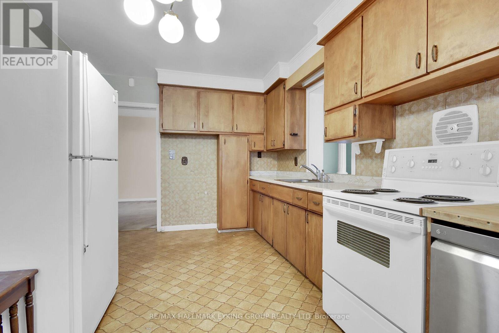 2018 Olympia Crescent, Ottawa, Ontario  K1G 2B4 - Photo 14 - X13089652