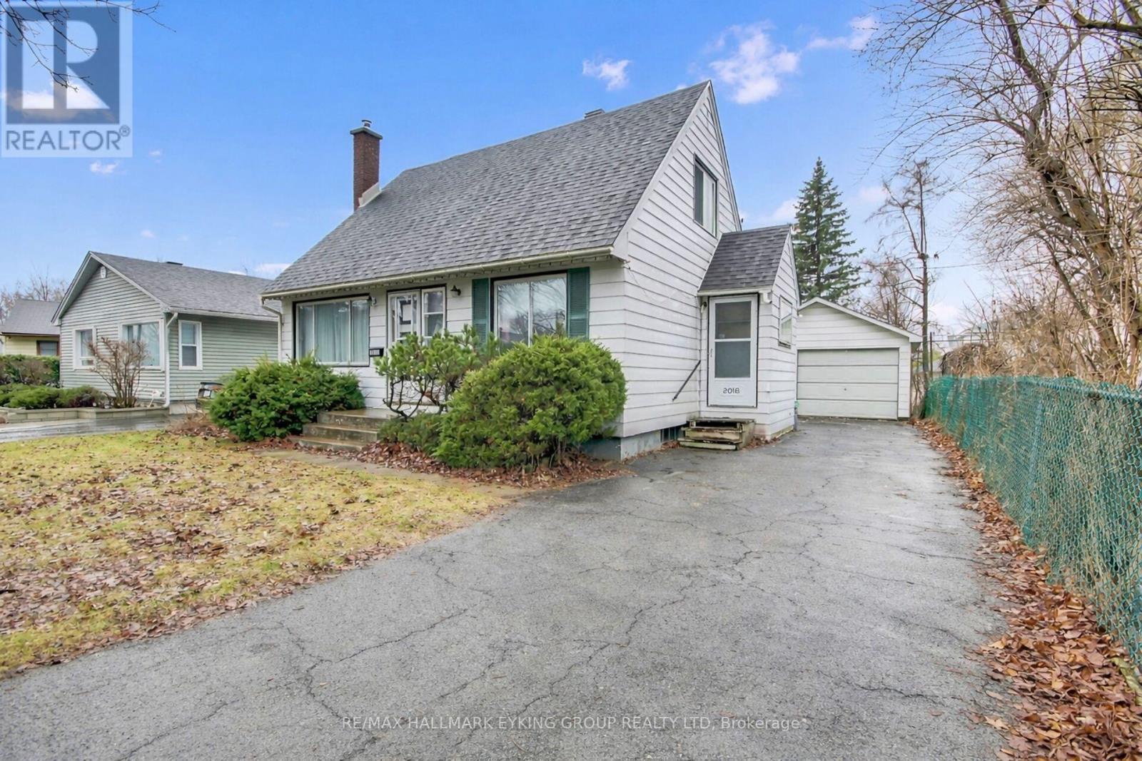 2018 Olympia Crescent, Ottawa, Ontario  K1G 2B4 - Photo 3 - X13089652