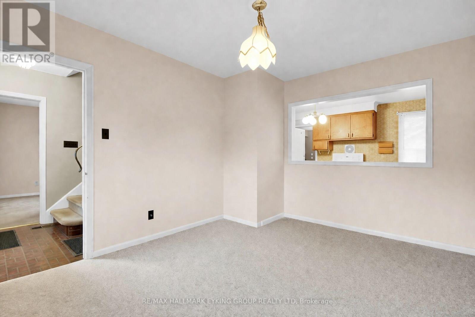 2018 Olympia Crescent, Ottawa, Ontario  K1G 2B4 - Photo 6 - X13089652