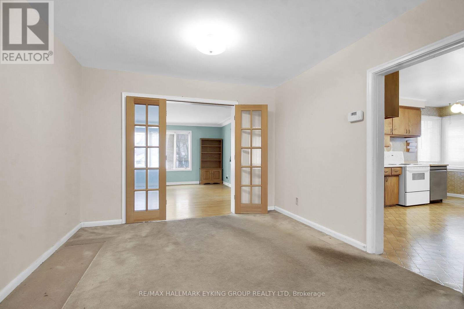 2018 Olympia Crescent, Ottawa, Ontario  K1G 2B4 - Photo 8 - X13089652