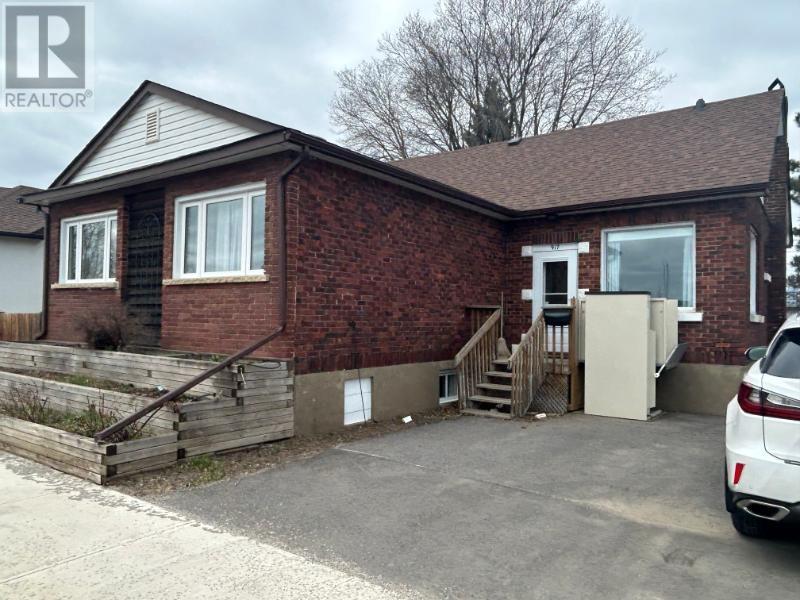 917 Frederica ST W, Thunder Bay, Ontario