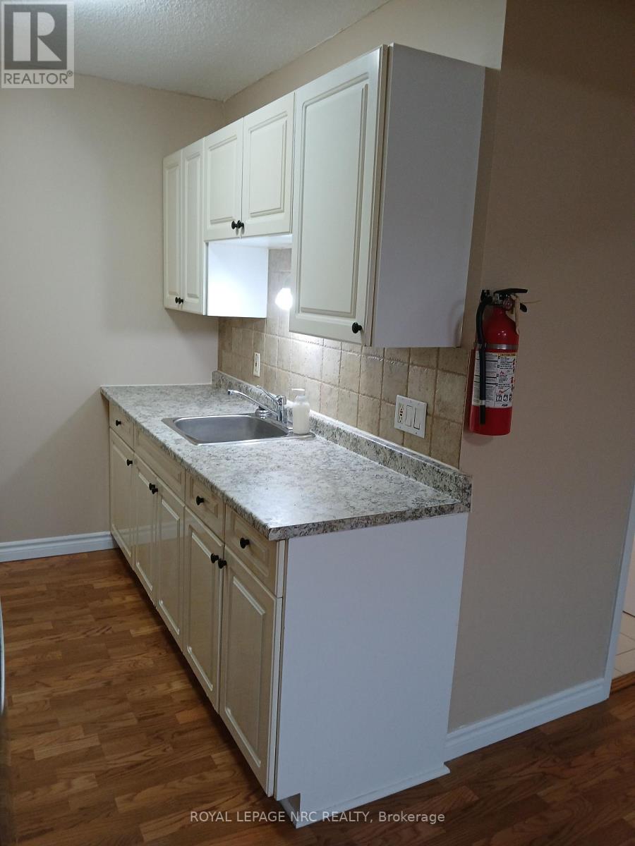 B - 5583 Ontario Avenue, Niagara Falls, Ontario  L2E 3S4 - Photo 5 - X13089508