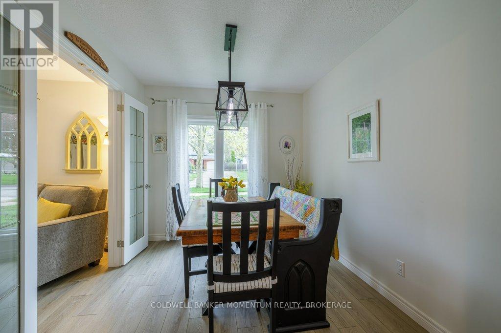 26 Spruceside Crescent, Pelham, Ontario  L3E 0G1 - Photo 10 - X13089778
