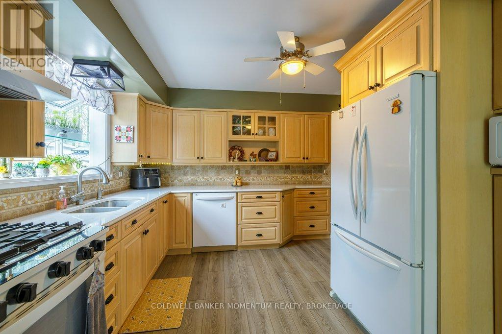 26 Spruceside Crescent, Pelham, Ontario  L3E 0G1 - Photo 12 - X13089778