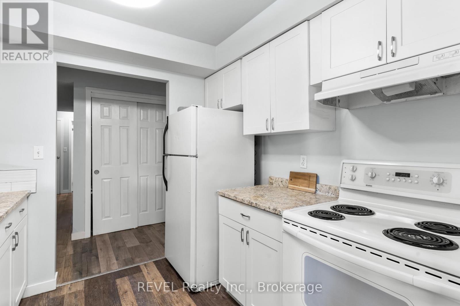 305 - 5222 Portage Road, Niagara Falls, Ontario  L2E 6B6 - Photo 8 - X13089950