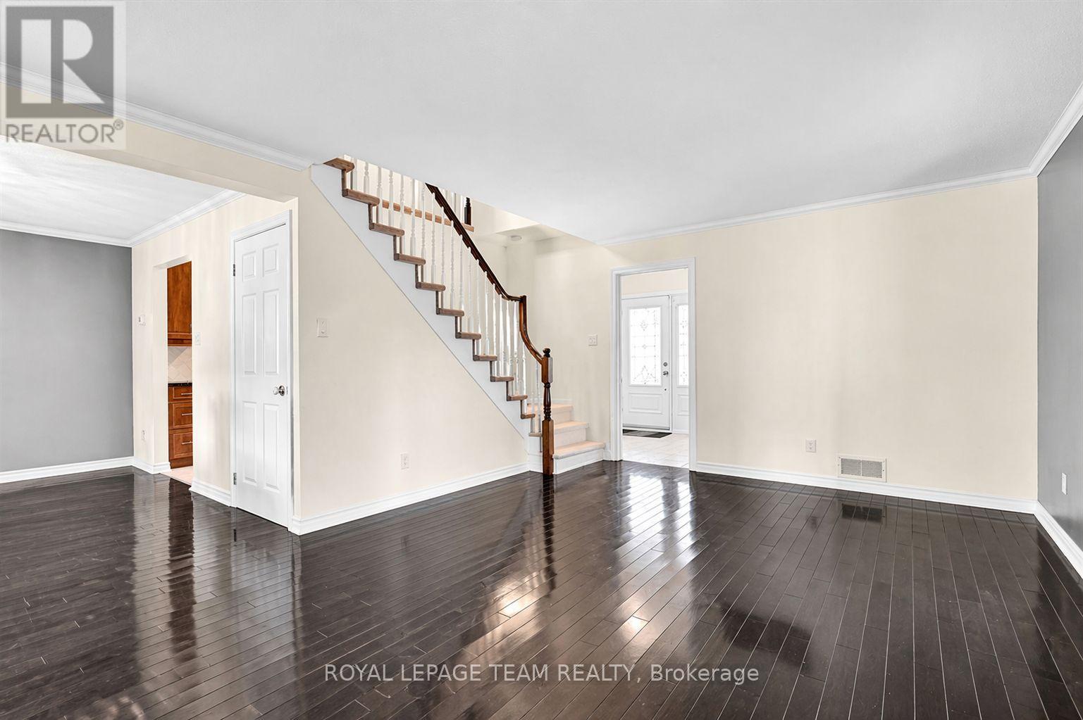 310 Mceachern Crescent, Ottawa, Ontario  K1E 3K2 - Photo 13 - X13089954