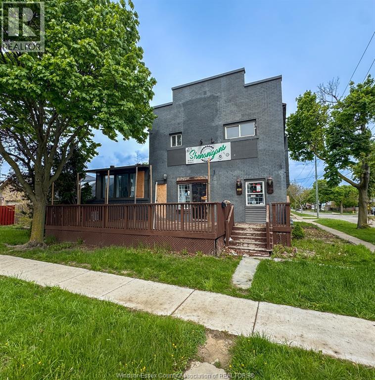 1898 Shepherd, Windsor, Ontario  N8Y 1T5 - Photo 2 - 26010241