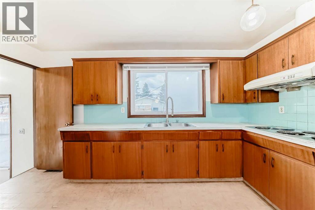 8623 Alanwood Street SE, Calgary, Alberta  T2H 1R9 - Photo 5 - A2306367