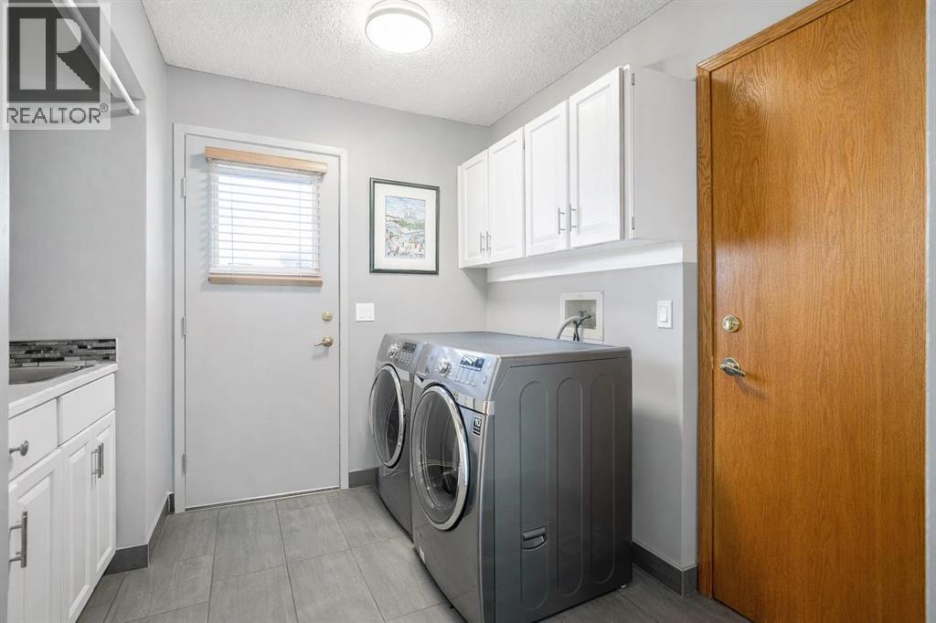 135 Canter Place SW, Calgary, Alberta  T2W 5M9 - Photo 15 - A2292964