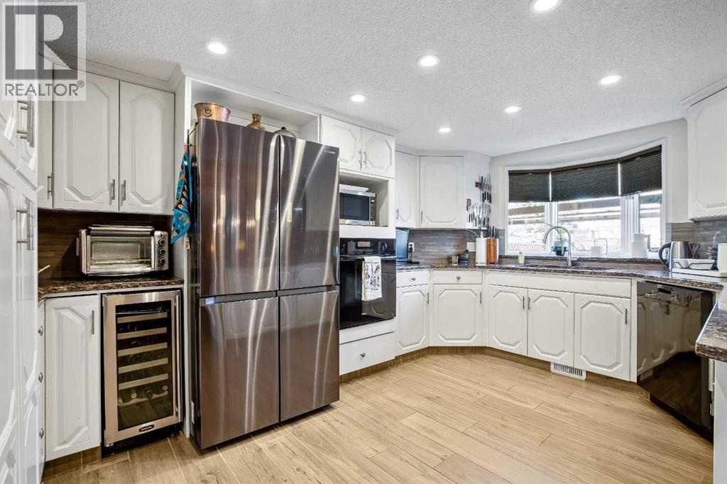 135 Canter Place SW, Calgary, Alberta  T2W 5M9 - Photo 9 - A2292964