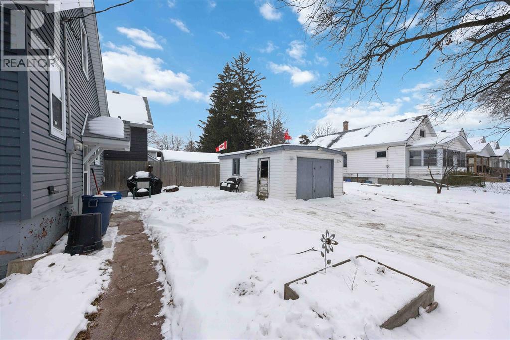 463 Confederation Street, Sarnia, Ontario  N7T 2B5 - Photo 4 - 26010108