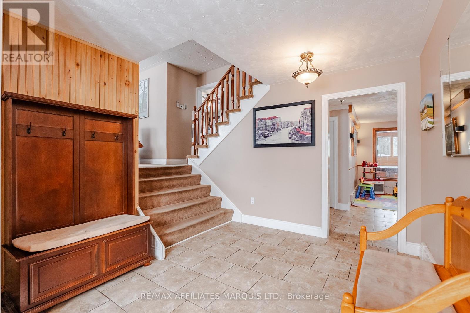 219 Pescod Avenue, Cornwall, Ontario  K6J 2H9 - Photo 3 - X12825188