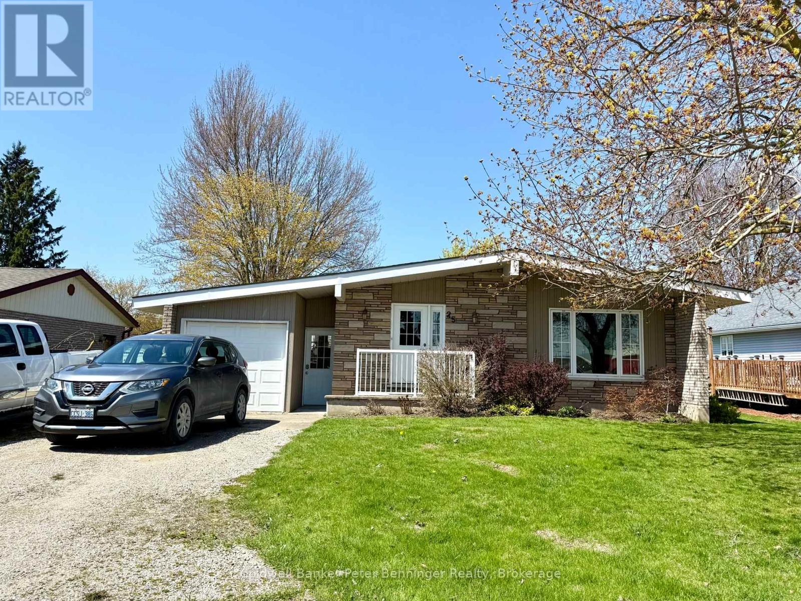 25 Thomas Street, South Bruce, Ontario  N0G 2S0 - Photo 2 - X13089802