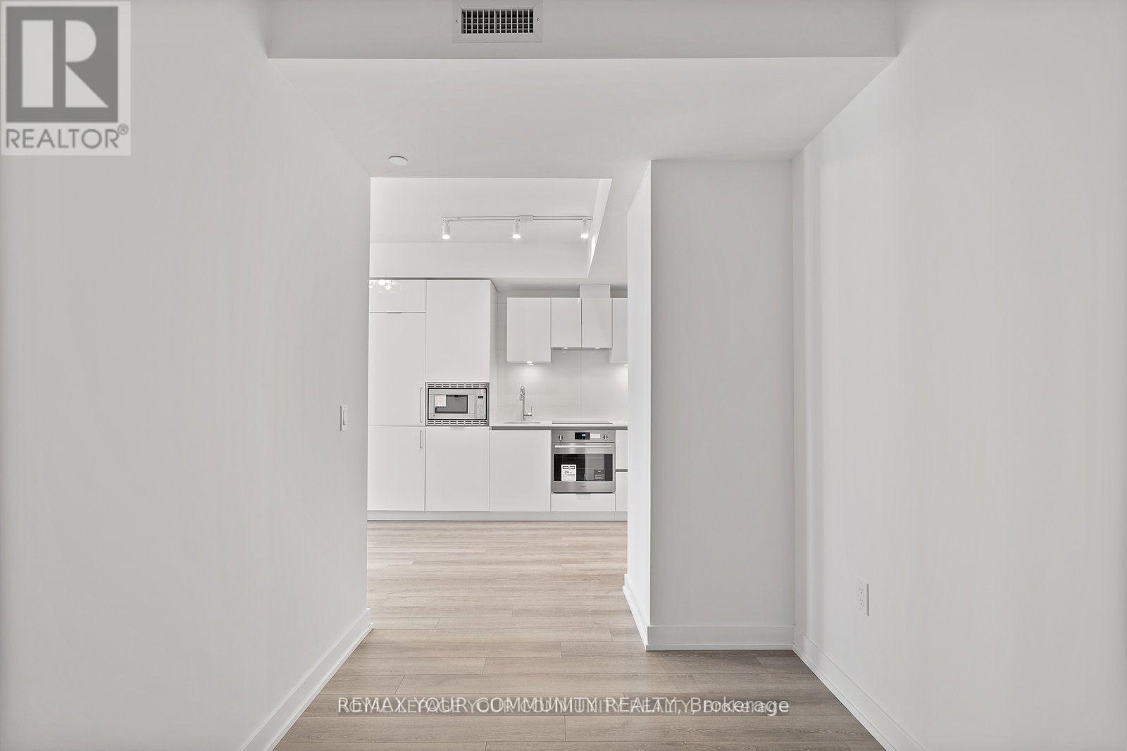 2001 - 238 Simcoe Street, Toronto, Ontario  M5T 0E2 - Photo 11 - C13089478
