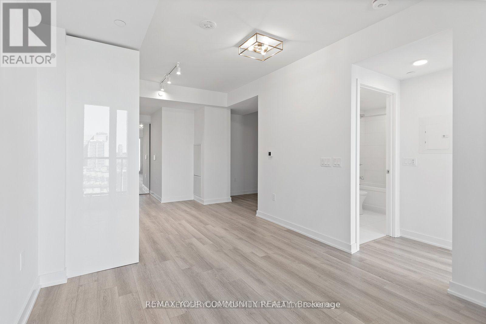 2001 - 238 Simcoe Street, Toronto, Ontario  M5T 0E2 - Photo 15 - C13089478