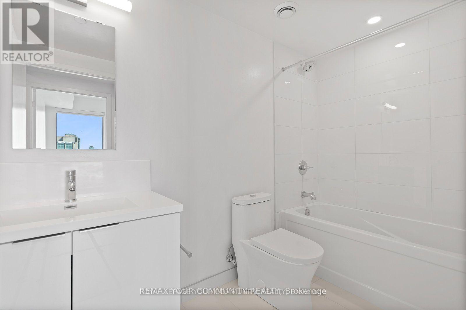 2001 - 238 Simcoe Street, Toronto, Ontario  M5T 0E2 - Photo 17 - C13089478
