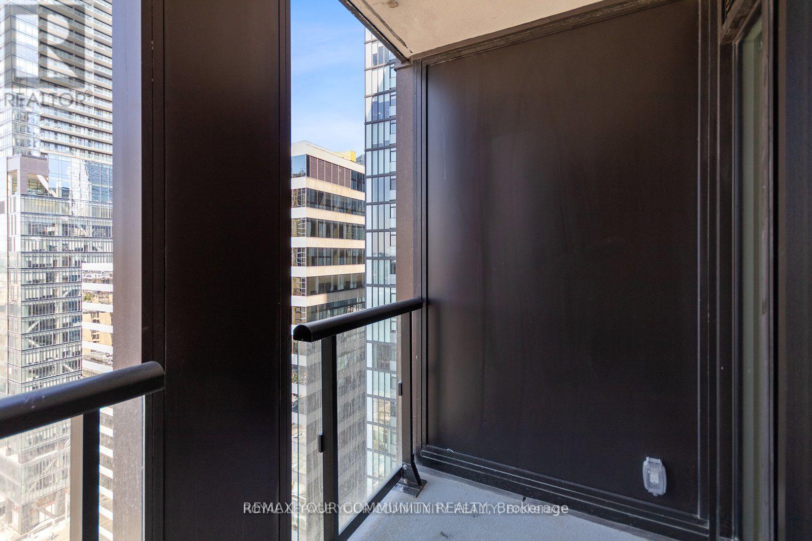 2001 - 238 Simcoe Street, Toronto, Ontario  M5T 0E2 - Photo 23 - C13089478