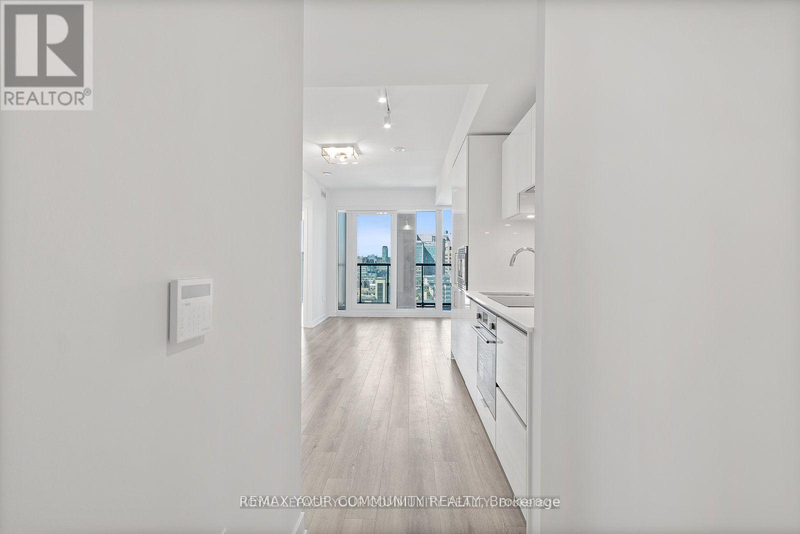 2001 - 238 Simcoe Street, Toronto, Ontario  M5T 0E2 - Photo 3 - C13089478