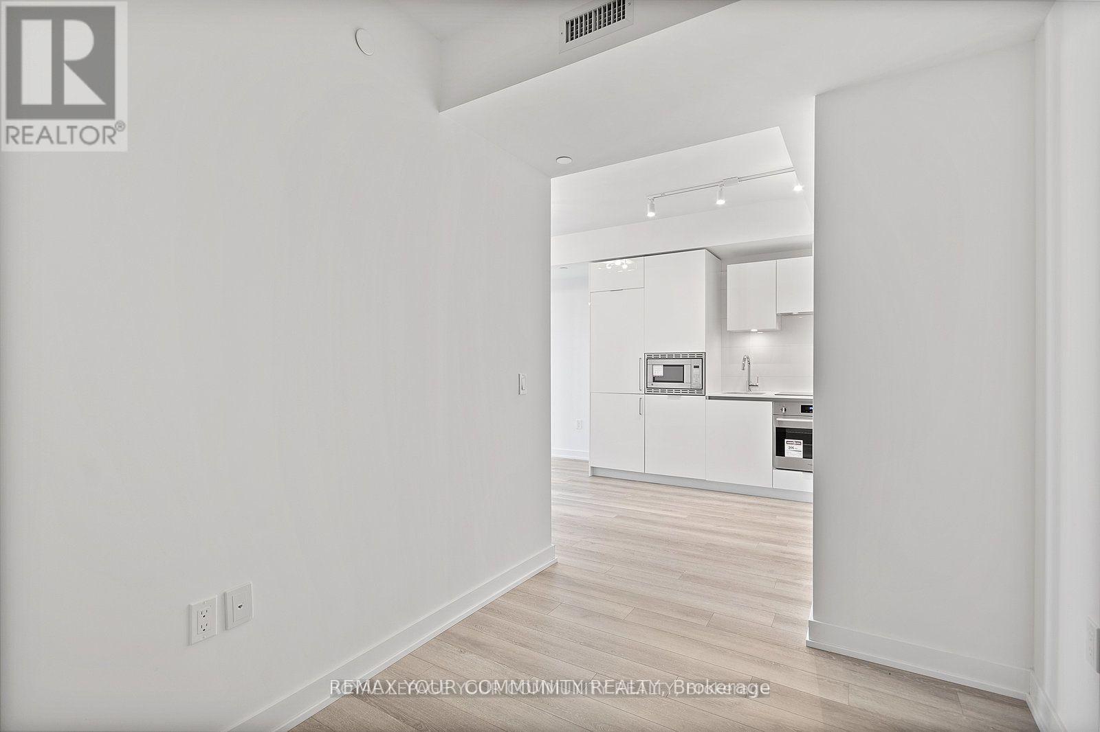2001 - 238 Simcoe Street, Toronto, Ontario  M5T 0E2 - Photo 9 - C13089478