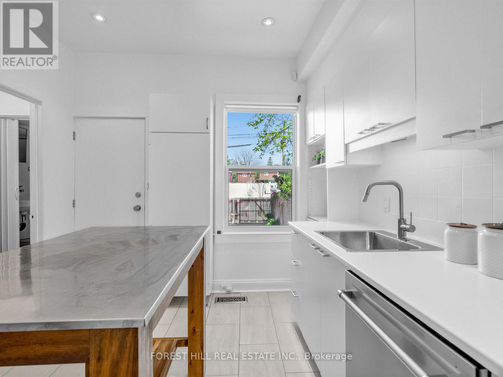 163 Rushton Road, Toronto, Ontario  M6G 3H9 - Photo 15 - C13089504