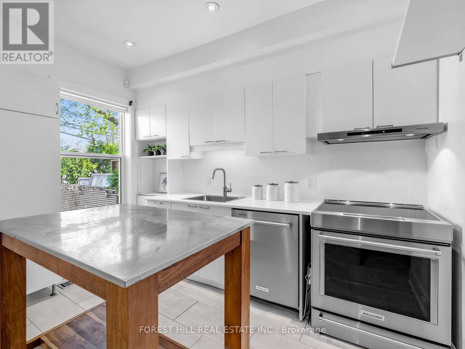 163 Rushton Road, Toronto, Ontario  M6G 3H9 - Photo 16 - C13089504