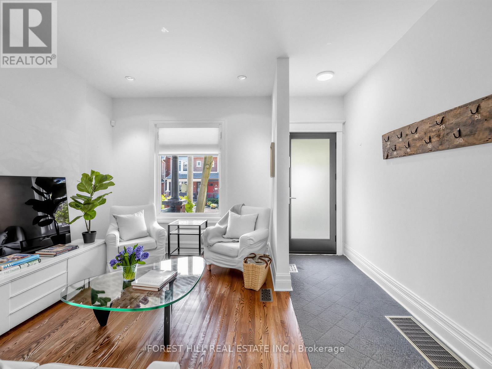 163 Rushton Road, Toronto, Ontario  M6G 3H9 - Photo 8 - C13089504